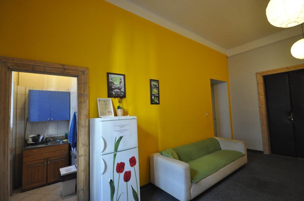 Hostel Yellow كراكوفيا المظهر الخارجي الصورة