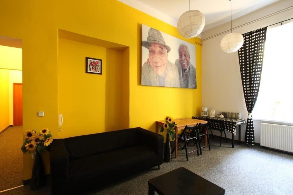 Hostel Yellow كراكوفيا المظهر الخارجي الصورة