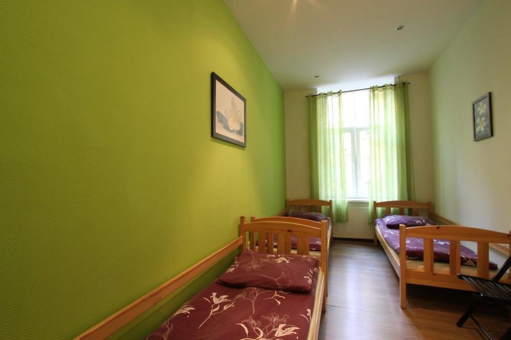 Hostel Yellow كراكوفيا المظهر الخارجي الصورة